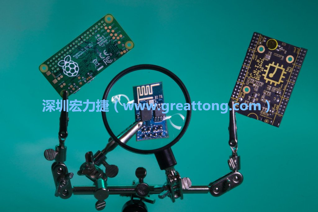 A Raspberry Pi Zero、ESP8266和CHIP。