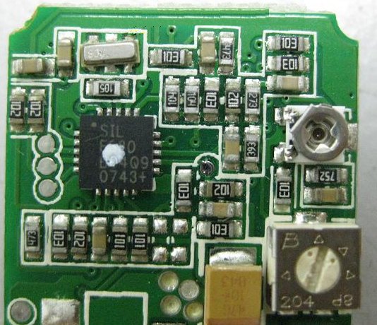 PCBA加工IC元件主要分為DIP及SMD兩大類，DIP 插件的IC，SMD (Surface Mount Device) 表面貼裝元件。